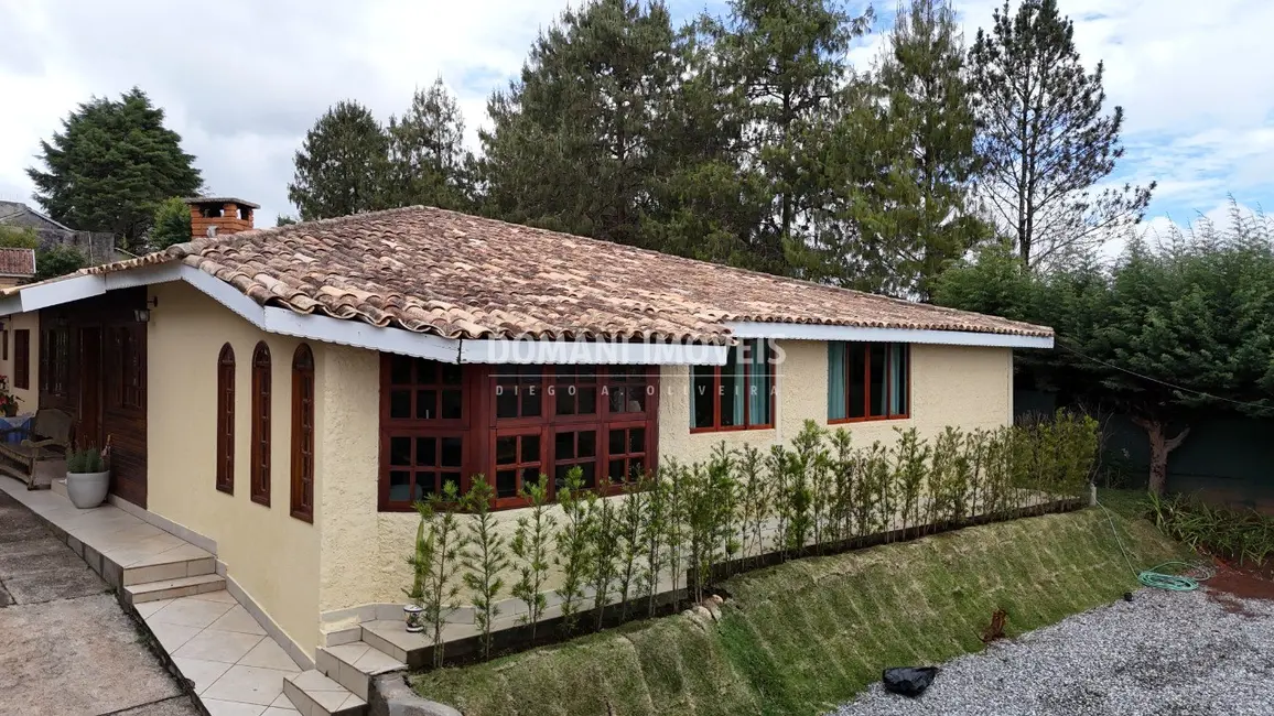 Casa com 4 quartos à venda, 222m2 em Campos Do Jordao - SP - imagem 5 Foto 5 de Casa com 4 quartos à venda, 222m2 em Campos Do Jordao - SP