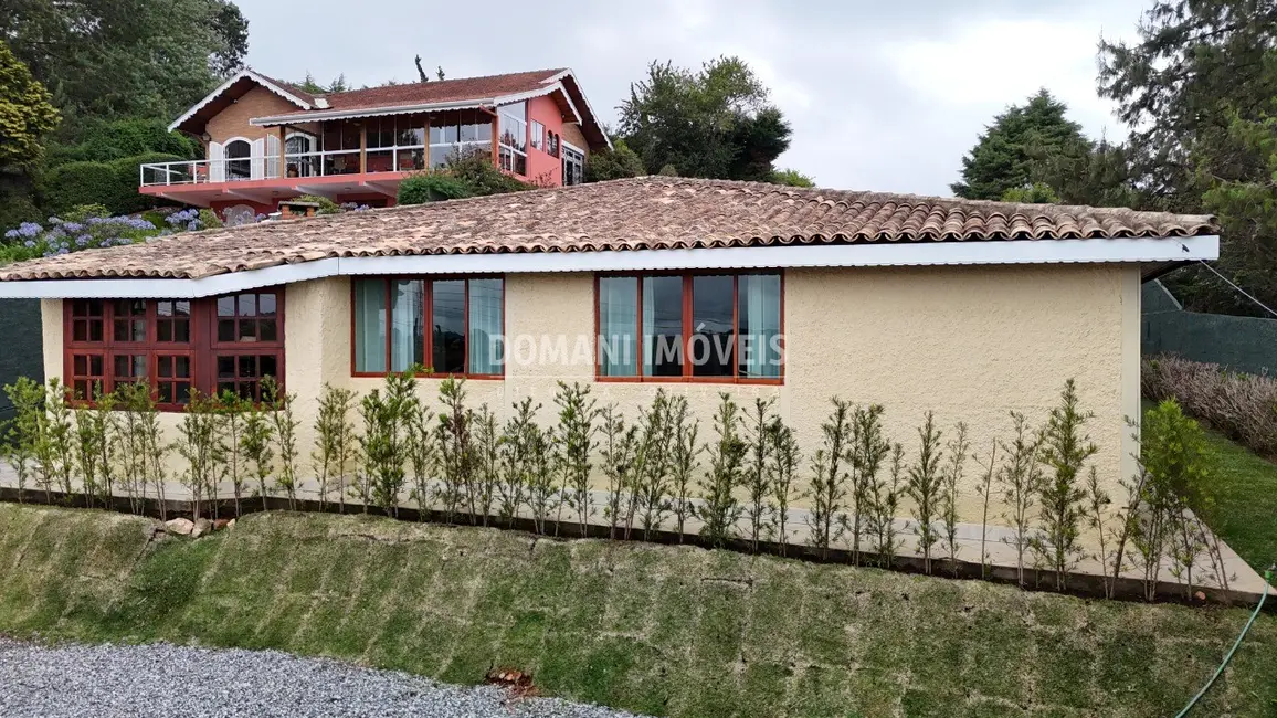 Casa com 4 quartos à venda, 222m2 em Campos Do Jordao - SP - imagem 6 Foto 6 de Casa com 4 quartos à venda, 222m2 em Campos Do Jordao - SP