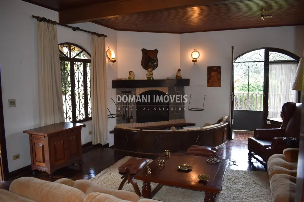 Foto 7 de Casa com 3 quartos à venda, 280m2 em Campos Do Jordao - SP