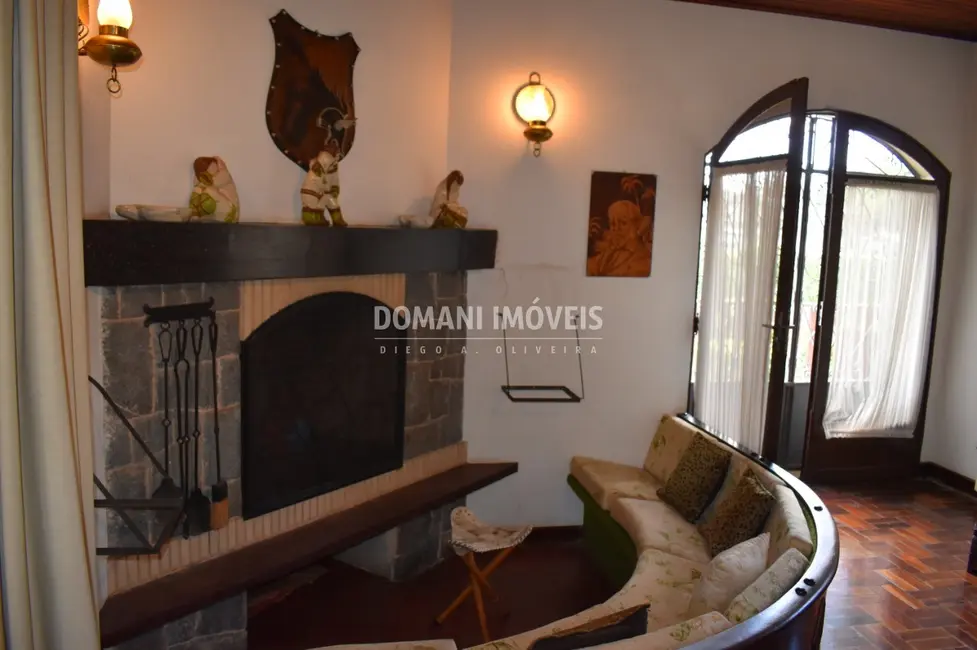 Foto 9 de Casa com 3 quartos à venda, 280m2 em Campos Do Jordao - SP