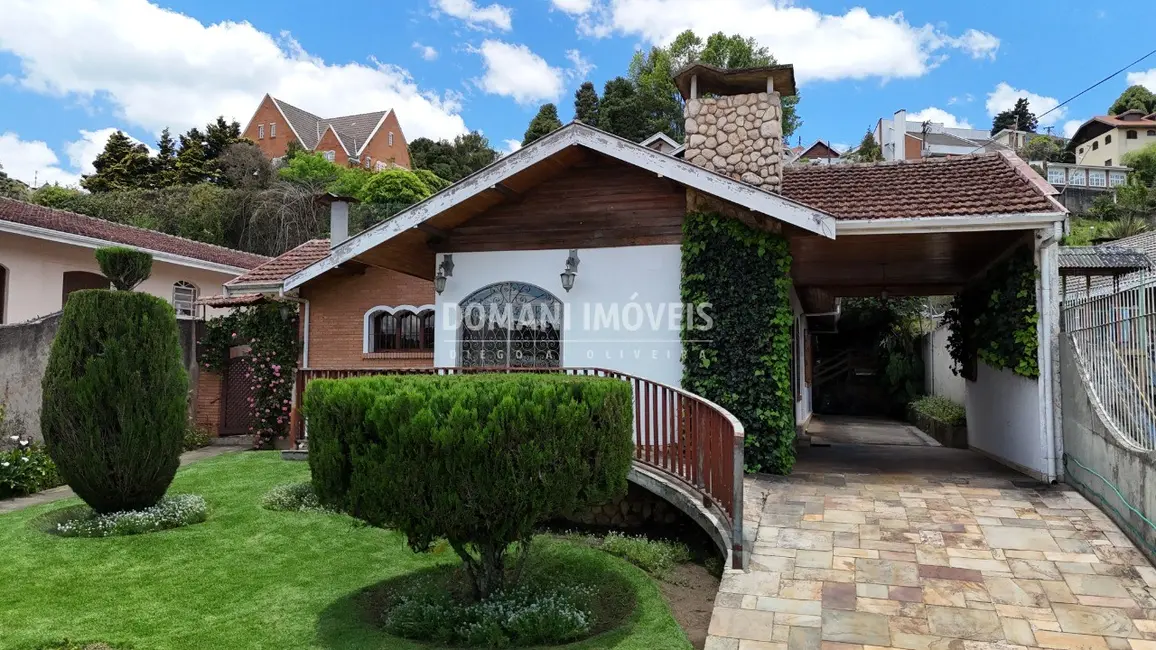 Foto 2 de Casa com 3 quartos à venda, 280m2 em Campos Do Jordao - SP