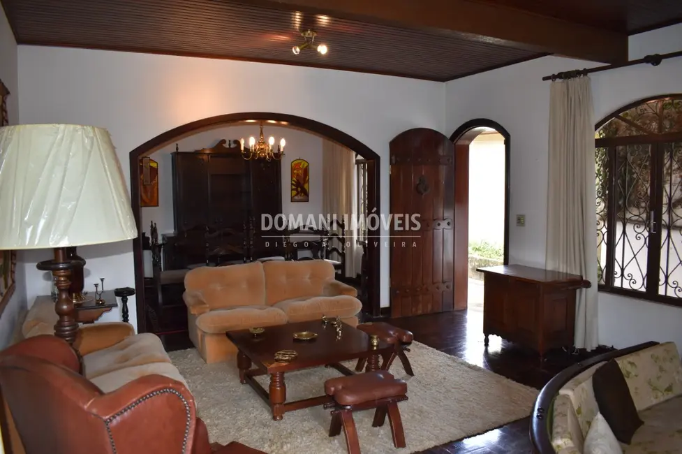 Foto 8 de Casa com 3 quartos à venda, 280m2 em Campos Do Jordao - SP