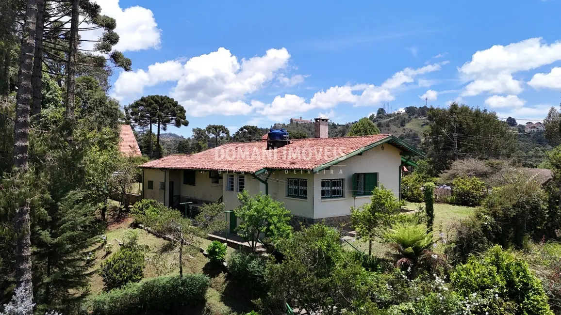 Foto 1 de Casa com 4 quartos à venda, 165m2 em Campos Do Jordao - SP