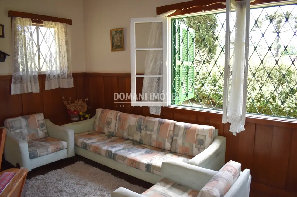 Foto 9 de Casa com 4 quartos à venda, 165m2 em Campos Do Jordao - SP