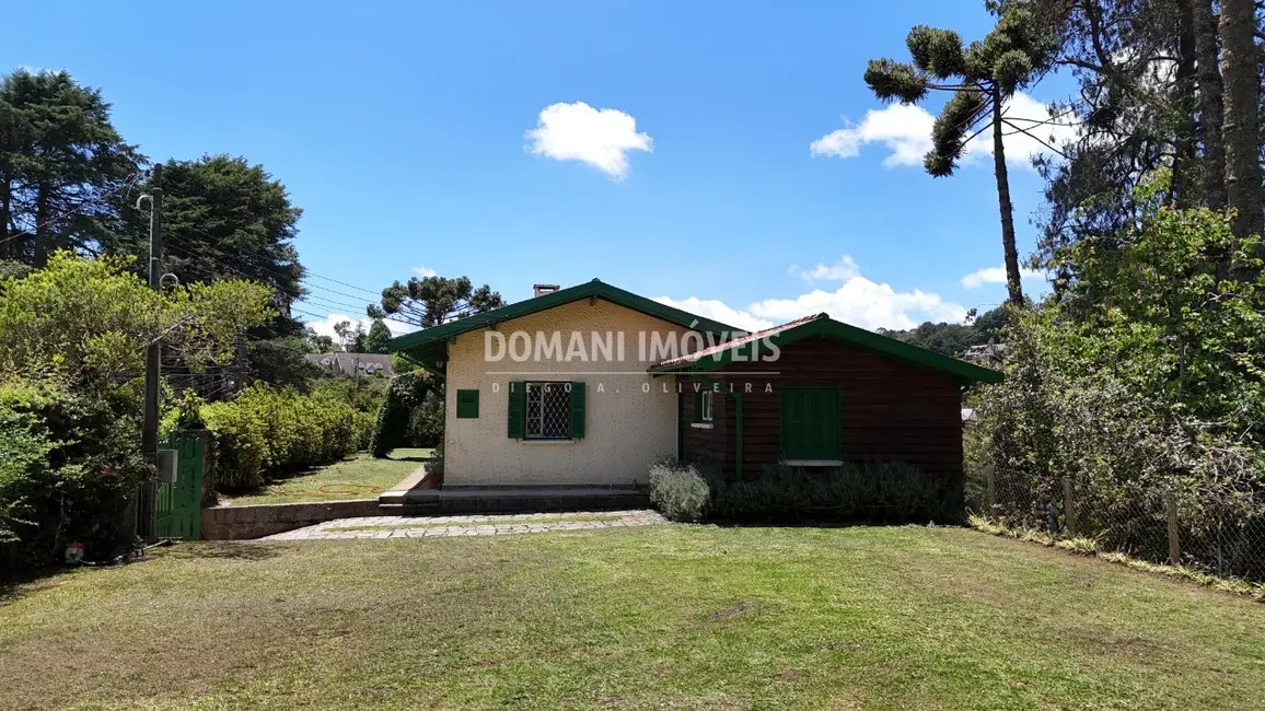Foto 2 de Casa com 4 quartos à venda, 165m2 em Campos Do Jordao - SP