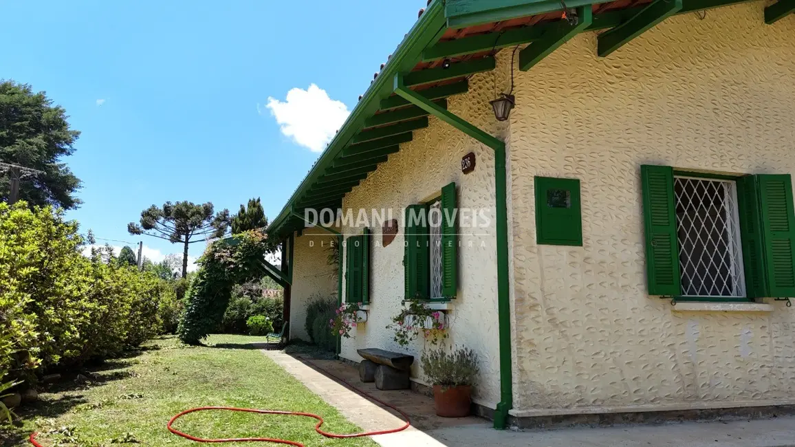 Foto 6 de Casa com 4 quartos à venda, 165m2 em Campos Do Jordao - SP
