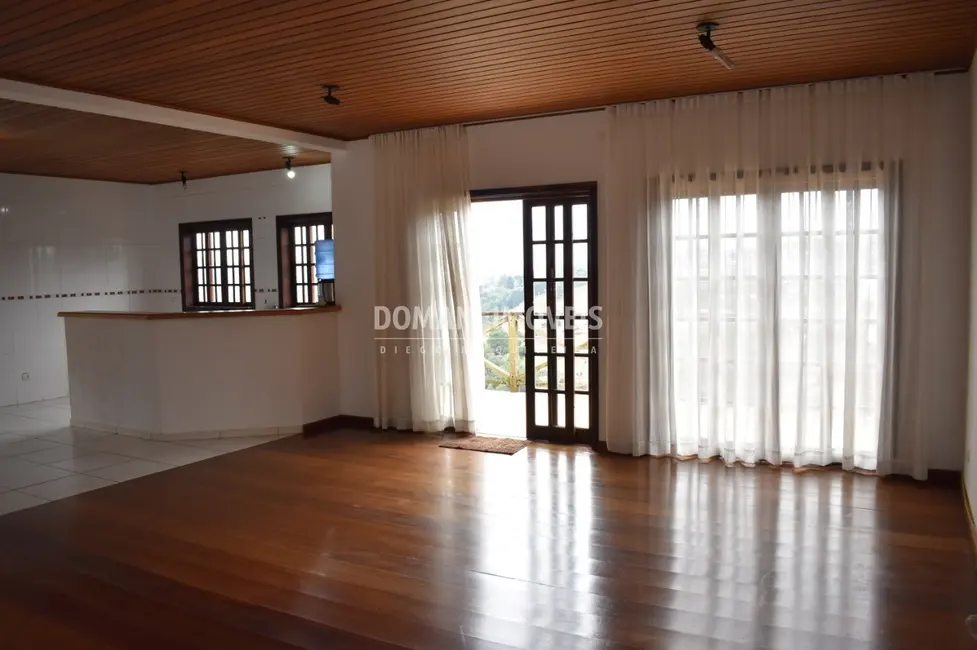 Foto 8 de Casa com 3 quartos à venda, 230m2 em Campos Do Jordao - SP