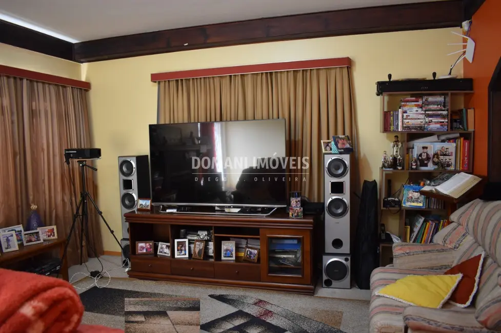 Foto 9 de Casa com 3 quartos à venda, 520m2 em Campos Do Jordao - SP