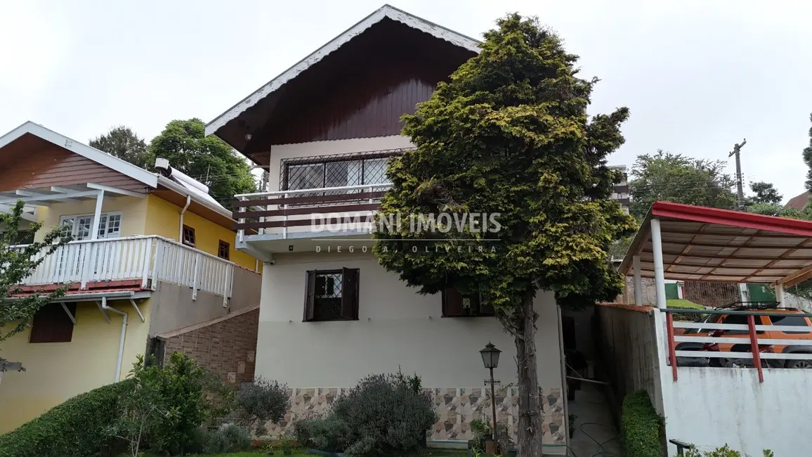Foto 2 de Casa com 4 quartos à venda, 202m2 em Campos Do Jordao - SP