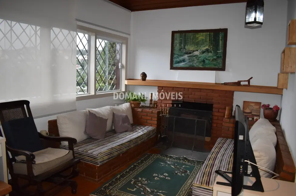 Foto 9 de Casa com 4 quartos à venda, 202m2 em Campos Do Jordao - SP