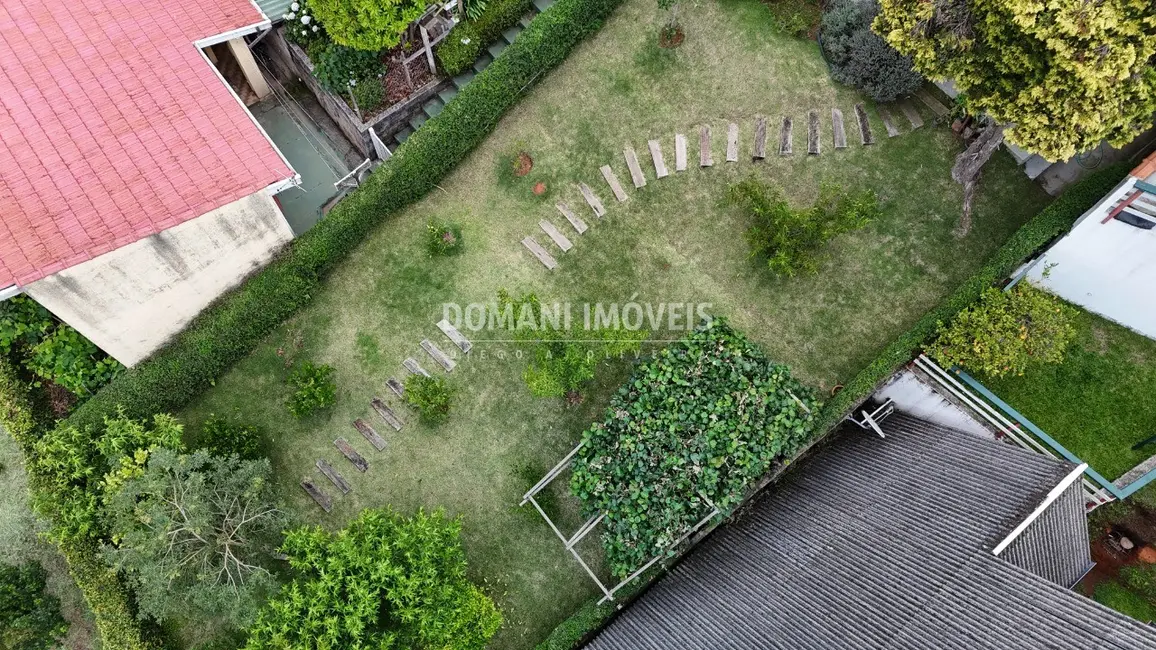 Foto 3 de Casa com 4 quartos à venda, 202m2 em Campos Do Jordao - SP