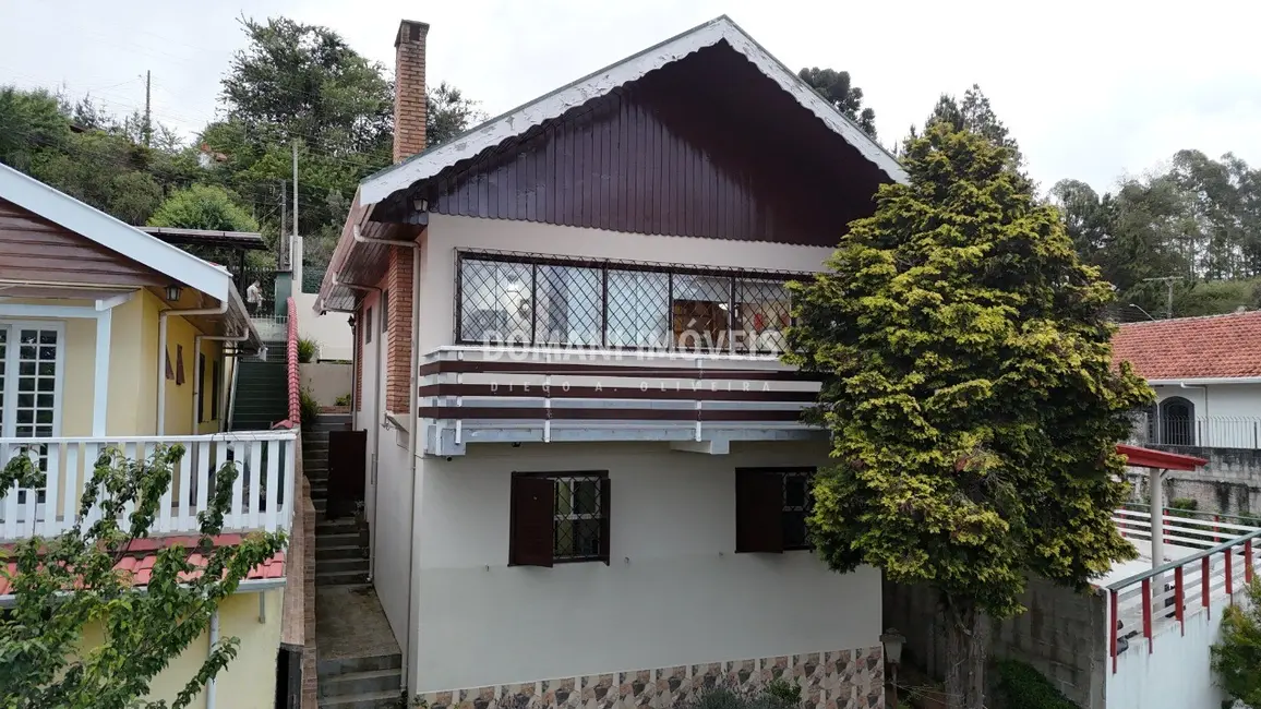Foto 4 de Casa com 4 quartos à venda, 202m2 em Campos Do Jordao - SP