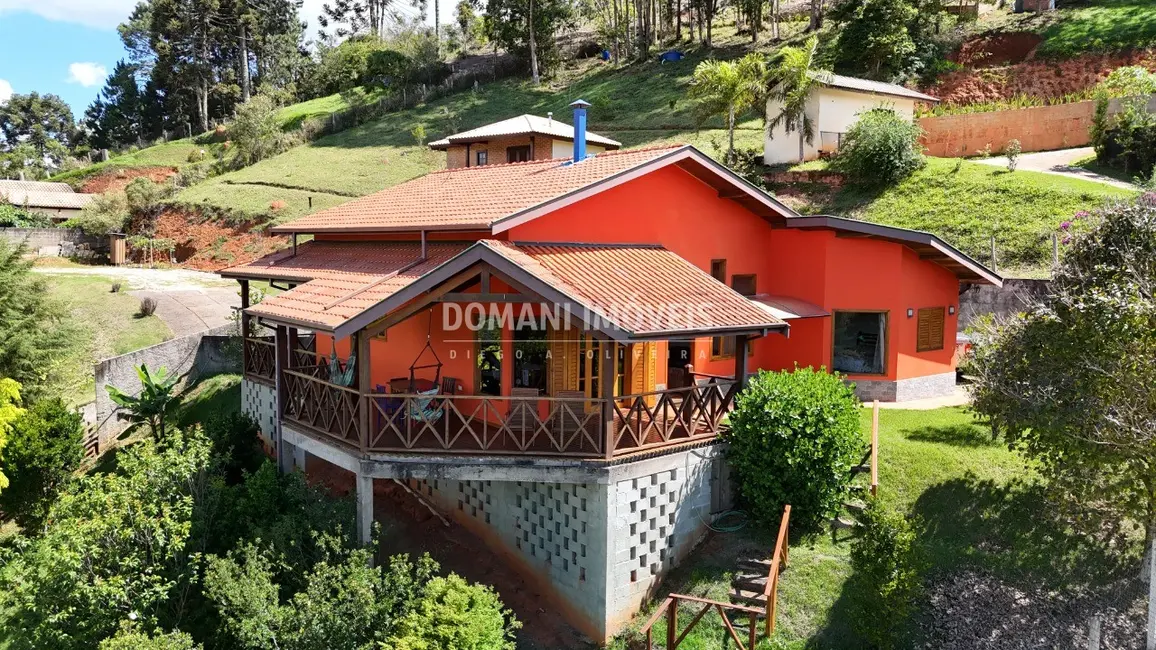 Foto 1 de Casa com 2 quartos à venda, 144m2 em Santo Antonio Do Pinhal - SP