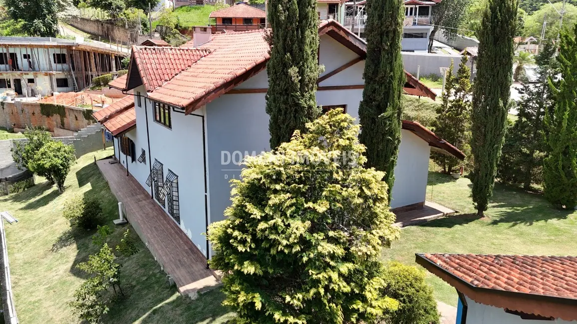Foto 2 de Casa com 3 quartos à venda, 393m2 em Santo Antonio Do Pinhal - SP