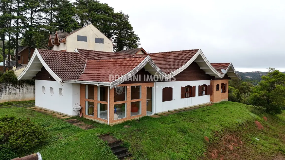 Casa com 4 quartos à venda, 314m2 em Campos Do Jordao - SP - imagem 3 Foto 3 de Casa com 4 quartos à venda, 314m2 em Campos Do Jordao - SP