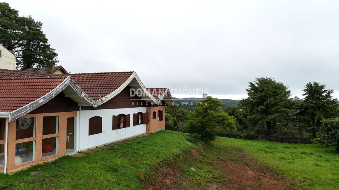Casa com 4 quartos à venda, 314m2 em Campos Do Jordao - SP - imagem 6 Foto 6 de Casa com 4 quartos à venda, 314m2 em Campos Do Jordao - SP
