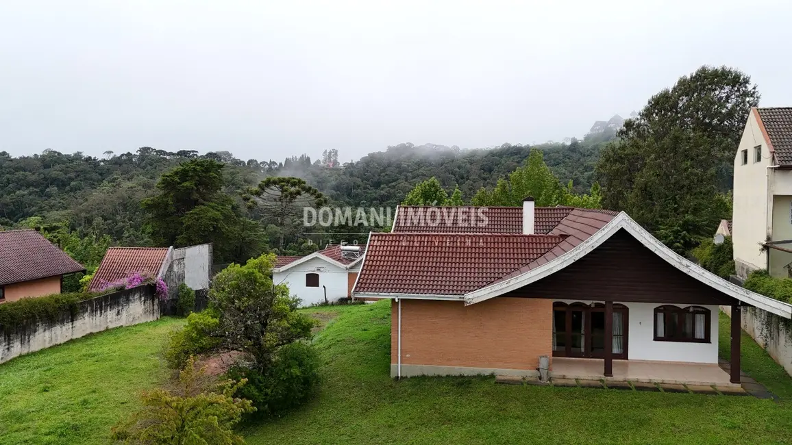 Casa com 4 quartos à venda, 314m2 em Campos Do Jordao - SP - imagem 5 Foto 5 de Casa com 4 quartos à venda, 314m2 em Campos Do Jordao - SP