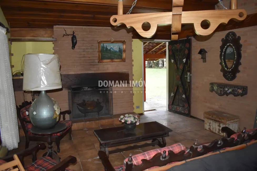 Foto 9 de Casa de Condomínio com 2 quartos à venda, 112m2 em Campos Do Jordao - SP