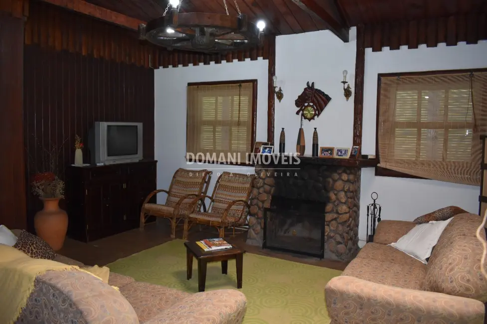 Foto 8 de Casa com 2 quartos à venda, 194m2 em Campos Do Jordao - SP