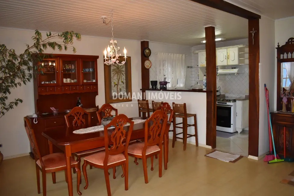 Foto 9 de Casa de Condomínio com 3 quartos à venda, 89m2 em Campos Do Jordao - SP