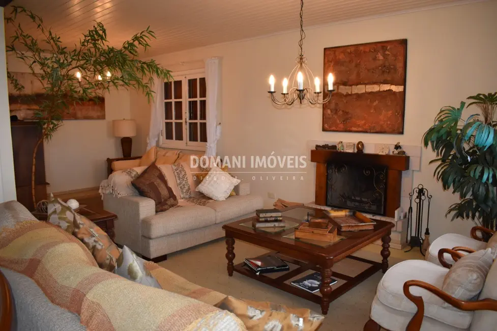 Foto 8 de Casa de Condomínio com 3 quartos à venda, 89m2 em Campos Do Jordao - SP