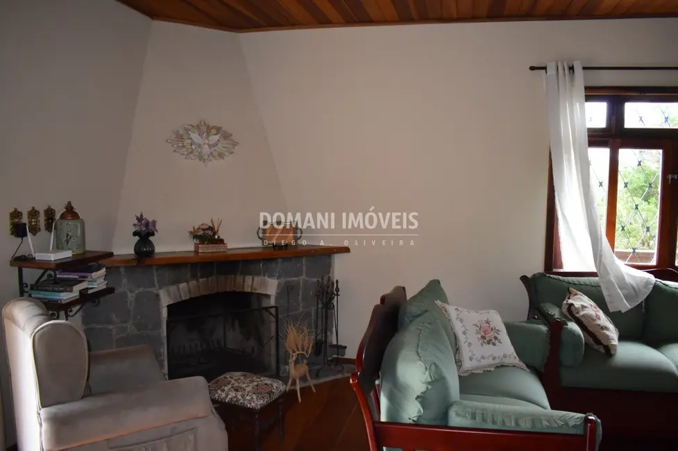 Foto 9 de Casa de Condomínio com 4 quartos à venda, 121m2 em Campos Do Jordao - SP