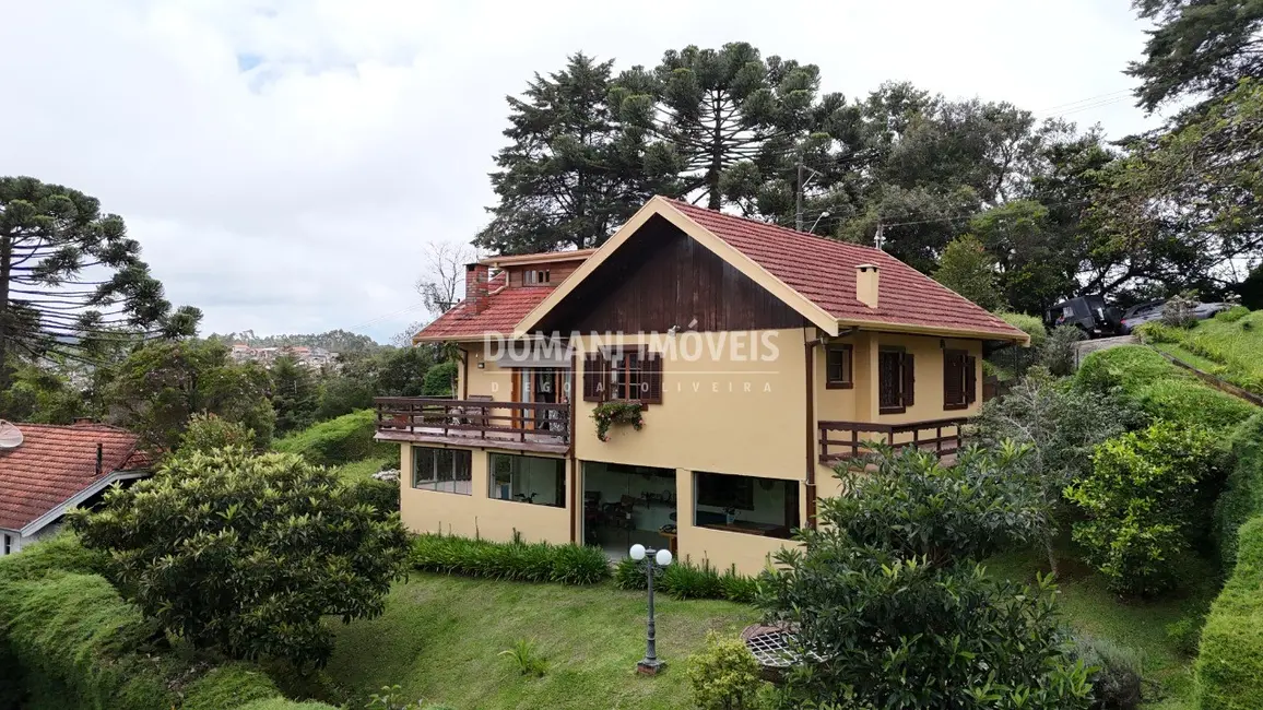 Foto 1 de Casa de Condomínio com 4 quartos à venda, 121m2 em Campos Do Jordao - SP