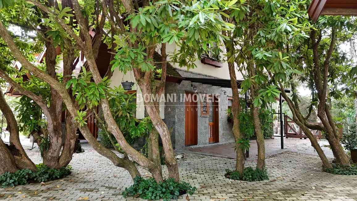 Casa de Condomínio com 3 quartos à venda, 264m2 em Campos Do Jordao - SP - imagem 5 Foto 5 de Casa de Condomínio com 3 quartos à venda, 264m2 em Campos Do Jordao - SP