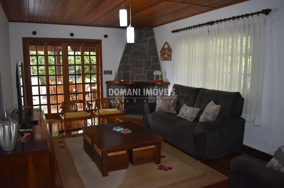 Foto 8 de Casa de Condomínio com 4 quartos à venda, 167m2 em Campos Do Jordao - SP