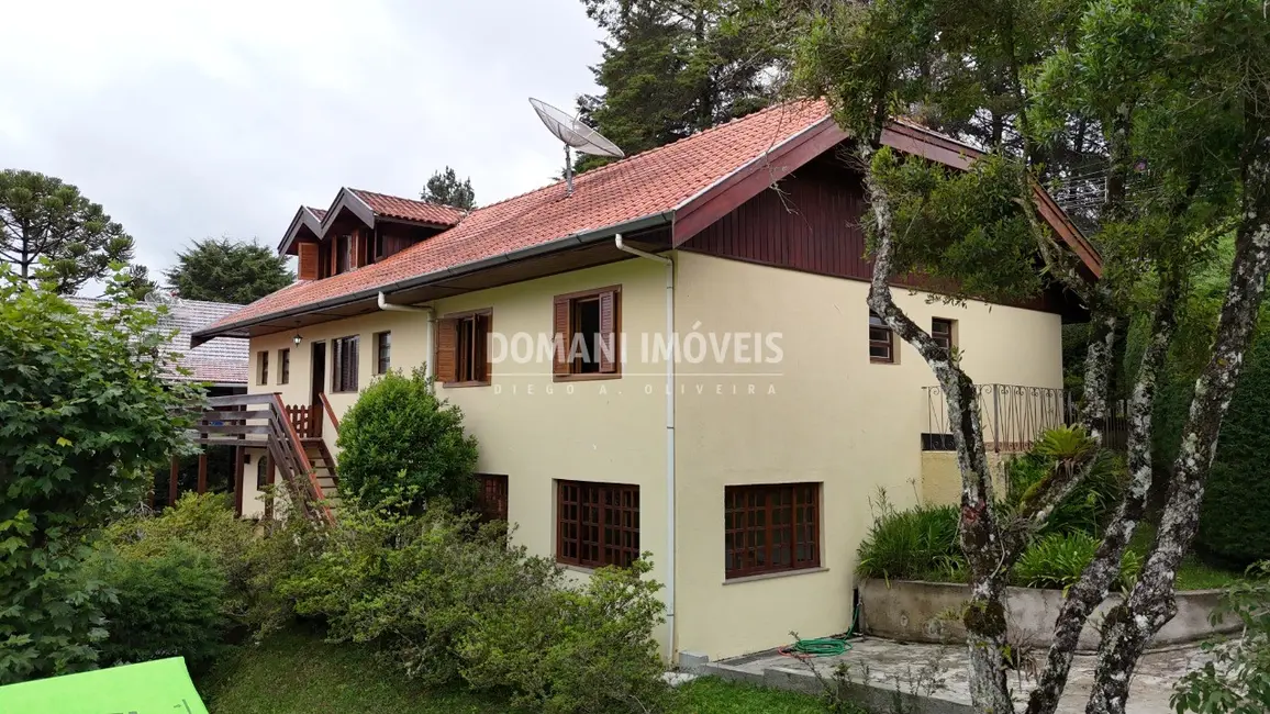 Foto 3 de Casa de Condomínio com 4 quartos à venda, 167m2 em Campos Do Jordao - SP