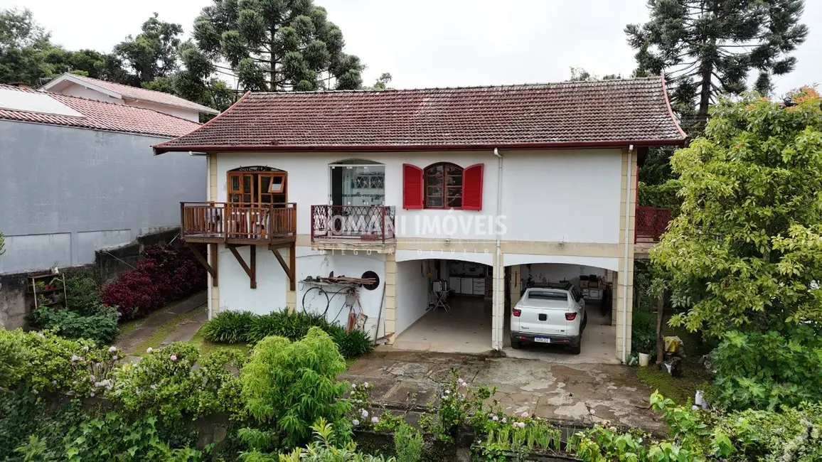 Casa com 4 quartos à venda, 248m2 em Campos Do Jordao - SP - imagem 8 Foto 8 de Casa com 4 quartos à venda, 248m2 em Campos Do Jordao - SP