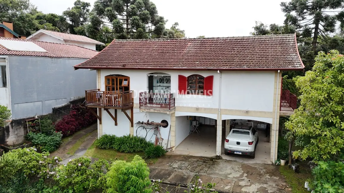 Foto 1 de Casa com 4 quartos à venda, 248m2 em Campos Do Jordao - SP