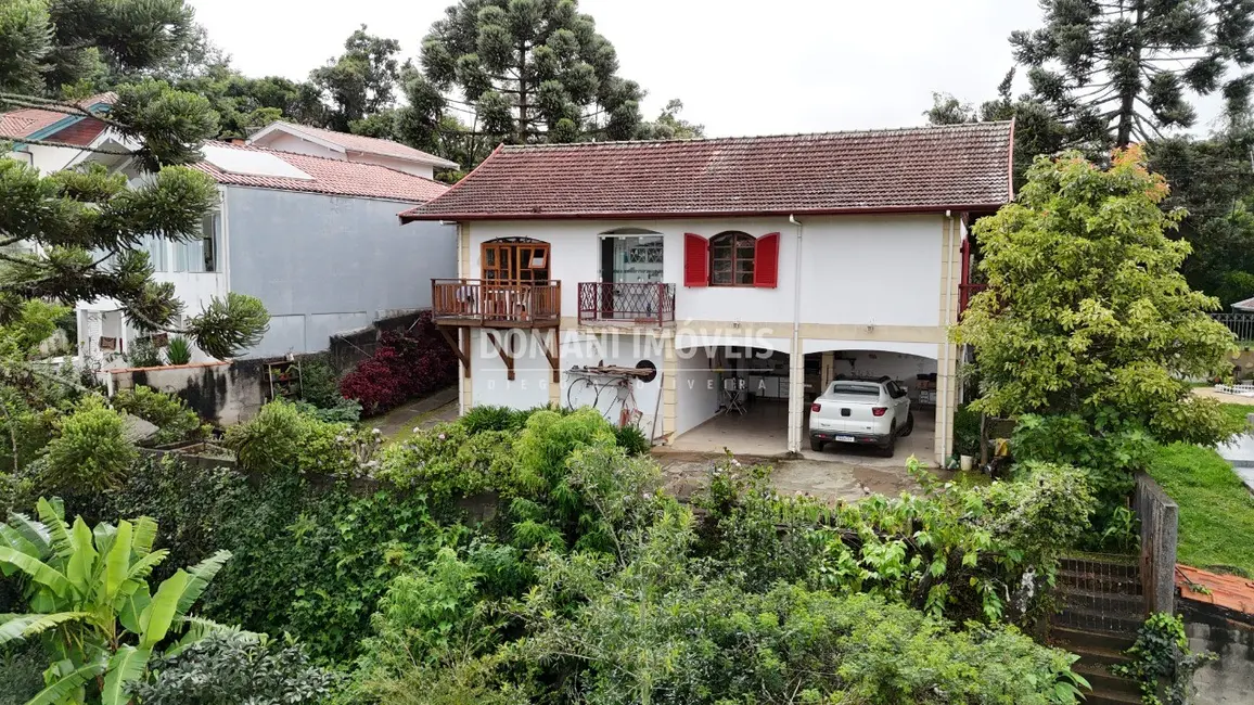 Casa com 4 quartos à venda, 248m2 em Campos Do Jordao - SP - imagem 6 Foto 6 de Casa com 4 quartos à venda, 248m2 em Campos Do Jordao - SP