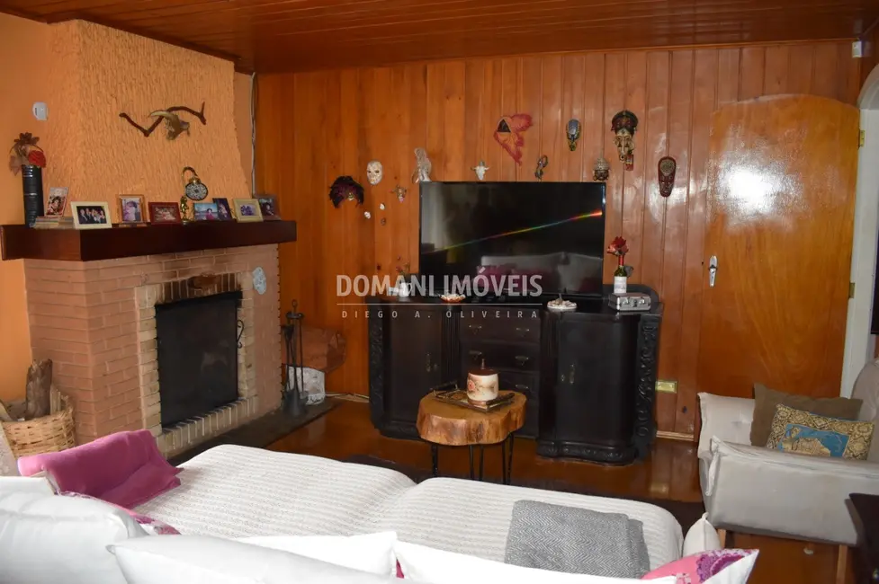 Casa com 4 quartos à venda, 248m2 em Campos Do Jordao - SP - imagem 9 Foto 9 de Casa com 4 quartos à venda, 248m2 em Campos Do Jordao - SP