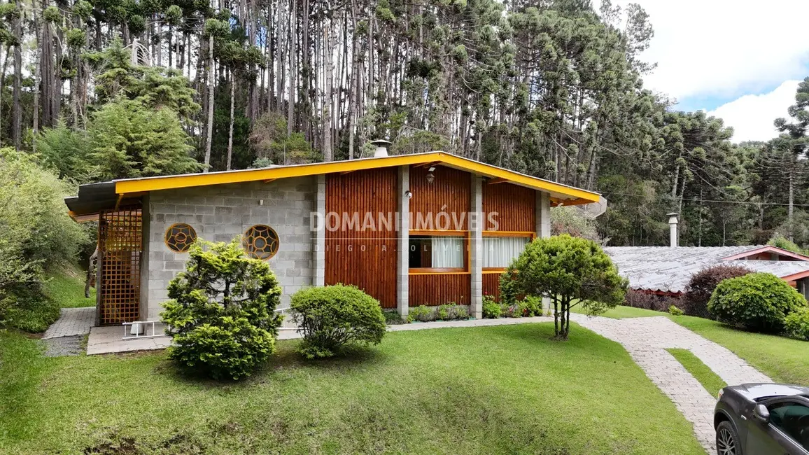 Foto 1 de Casa com 4 quartos à venda, 190m2 em Campos Do Jordao - SP