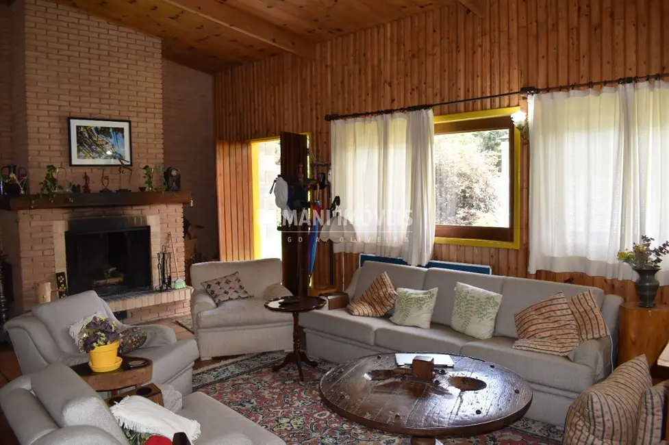 Foto 9 de Casa com 4 quartos à venda, 190m2 em Campos Do Jordao - SP