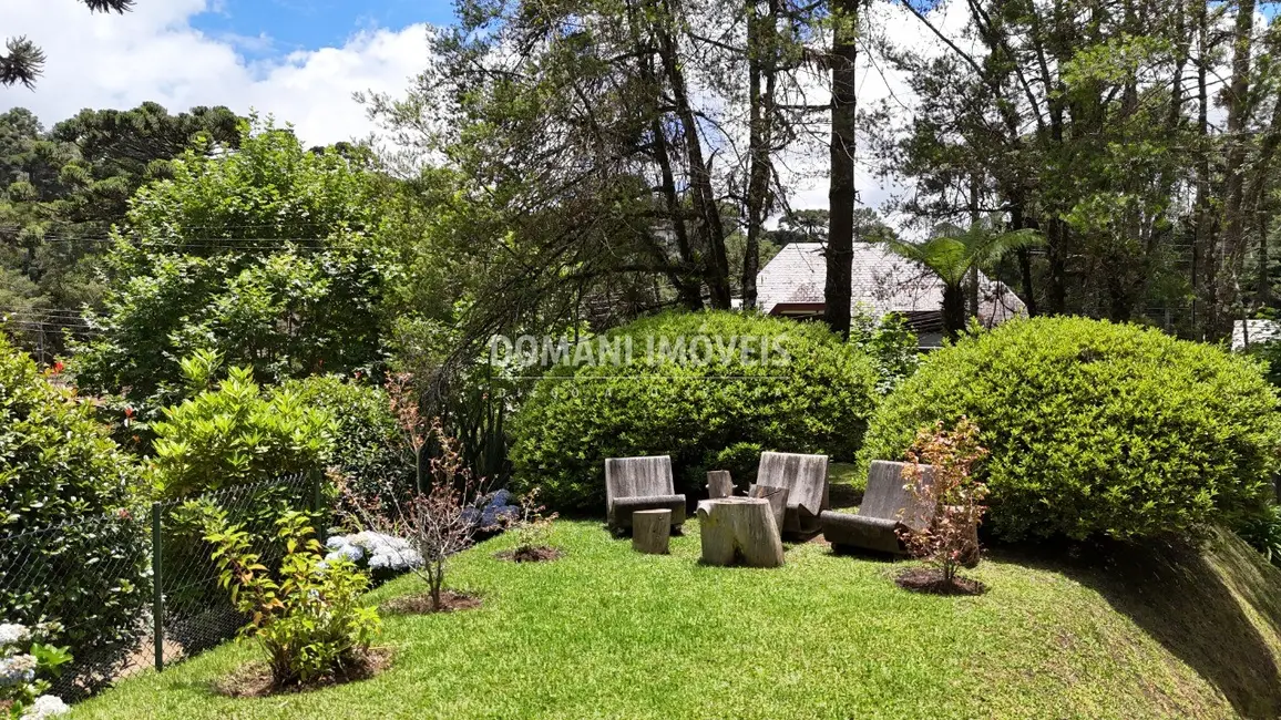 Foto 6 de Casa com 4 quartos à venda, 190m2 em Campos Do Jordao - SP