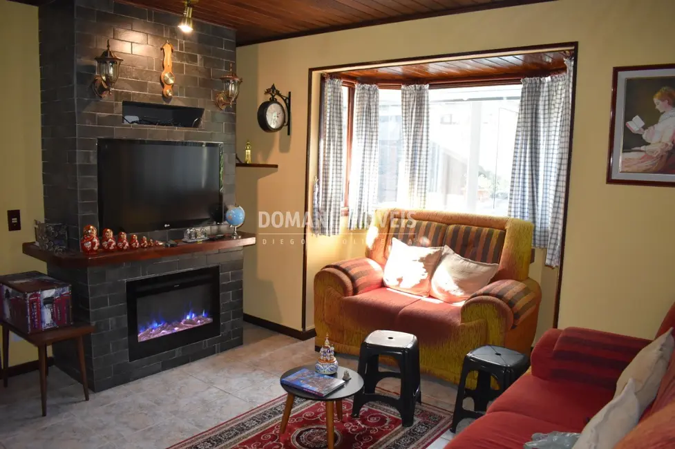 Foto 9 de Casa com 2 quartos à venda, 215m2 em Campos Do Jordao - SP