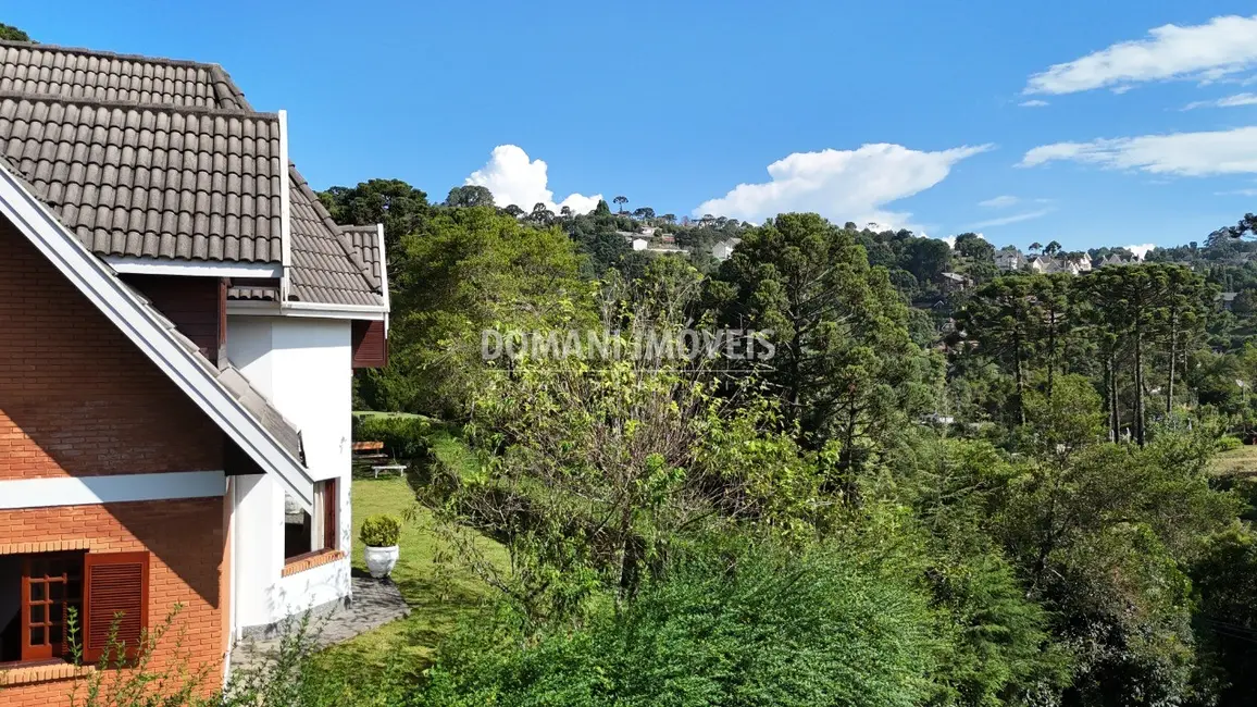 Foto 4 de Casa de Condomínio com 4 quartos à venda e para alugar, 248m2 em Campos Do Jordao - SP