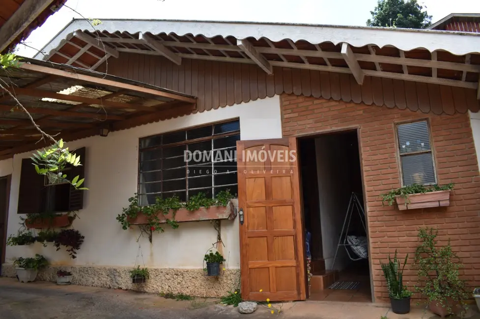 Foto 3 de Casa com 3 quartos à venda, 118m2 em Campos Do Jordao - SP