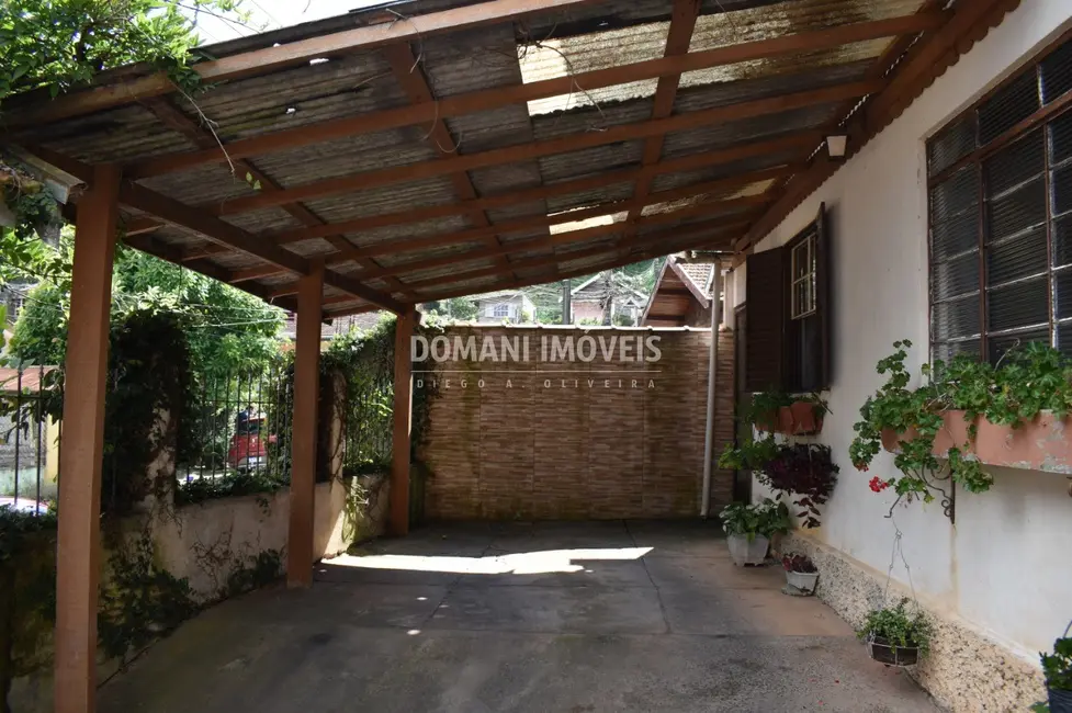 Foto 2 de Casa com 3 quartos à venda, 118m2 em Campos Do Jordao - SP