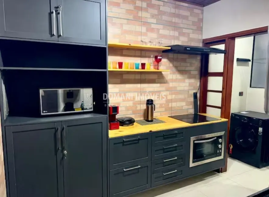 Apartamento com 3 quartos para alugar, 90m2 em Campos Do Jordao - SP - imagem 8 Foto 8 de Apartamento com 3 quartos para alugar, 90m2 em Campos Do Jordao - SP