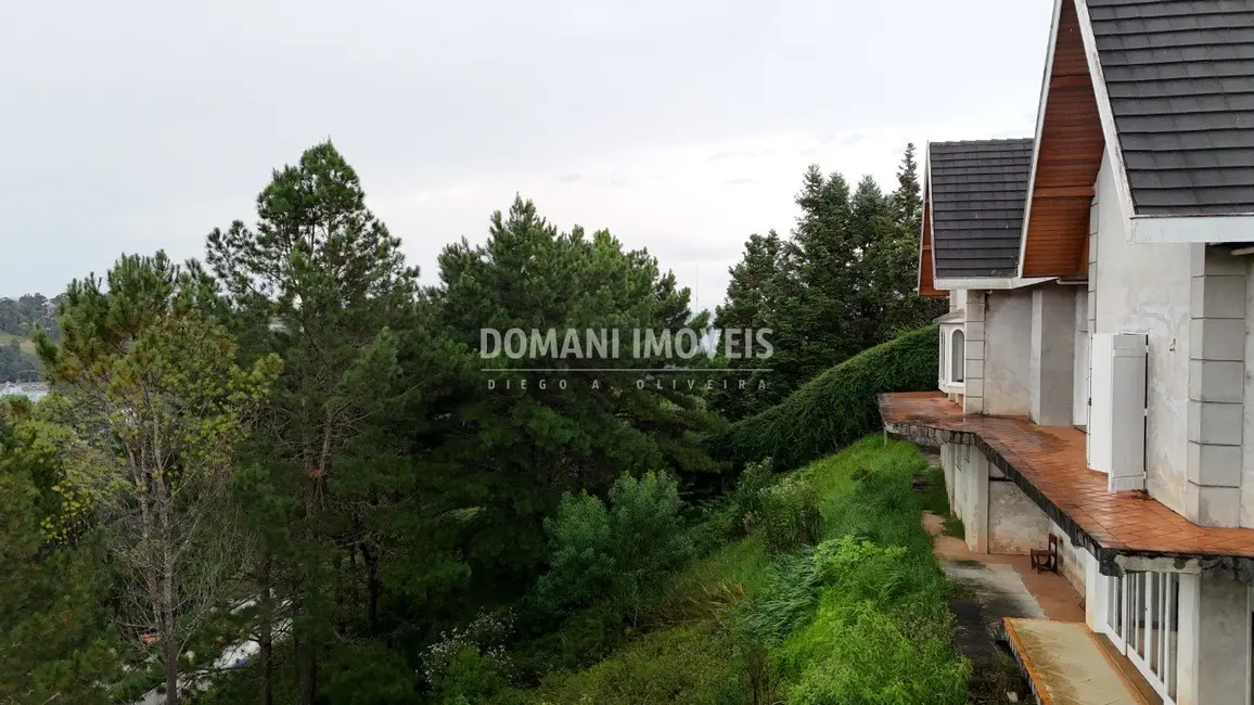 Casa com 4 quartos à venda, 550m2 em Campos Do Jordao - SP - imagem 4 Foto 4 de Casa com 4 quartos à venda, 550m2 em Campos Do Jordao - SP