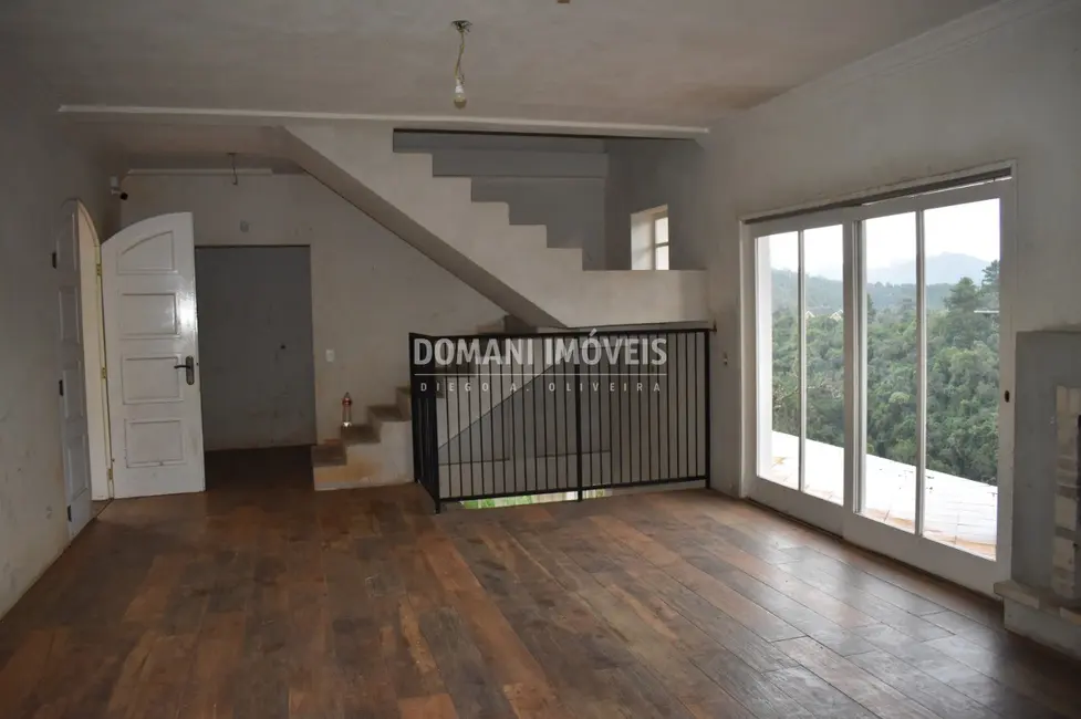 Casa com 4 quartos à venda, 550m2 em Campos Do Jordao - SP - imagem 8 Foto 8 de Casa com 4 quartos à venda, 550m2 em Campos Do Jordao - SP