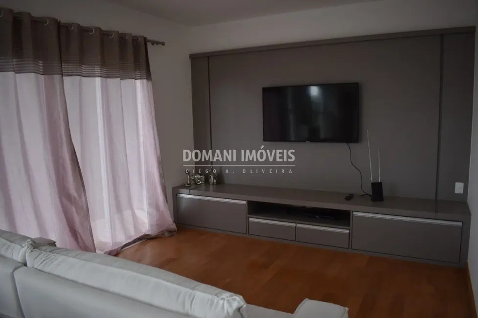 Foto 9 de Casa de Condomínio com 4 quartos à venda, 332m2 em Campos Do Jordao - SP