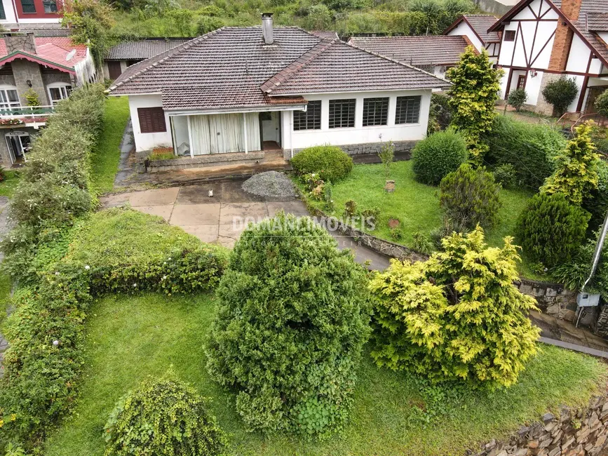 Casa com 3 quartos à venda, 317m2 em Campos Do Jordao - SP - imagem 3 Foto 3 de Casa com 3 quartos à venda, 317m2 em Campos Do Jordao - SP