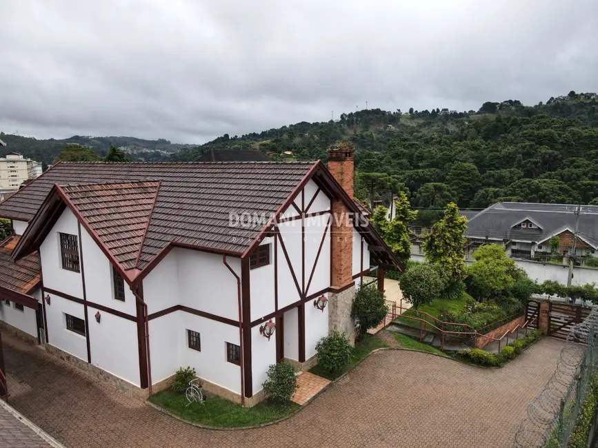 Casa com 5 quartos à venda, 682m2 em Campos Do Jordao - SP - imagem 6 Foto 6 de Casa com 5 quartos à venda, 682m2 em Campos Do Jordao - SP
