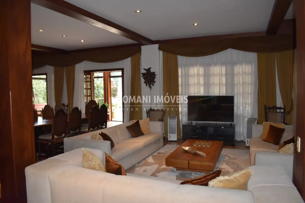 Casa com 5 quartos à venda, 682m2 em Campos Do Jordao - SP - imagem 9 Foto 9 de Casa com 5 quartos à venda, 682m2 em Campos Do Jordao - SP