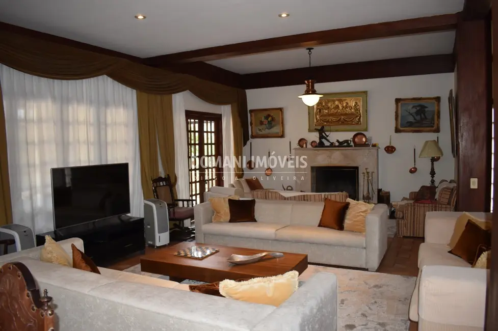 Casa com 5 quartos à venda, 682m2 em Campos Do Jordao - SP - imagem 8 Foto 8 de Casa com 5 quartos à venda, 682m2 em Campos Do Jordao - SP