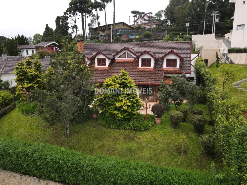 Casa com 5 quartos à venda, 682m2 em Campos Do Jordao - SP - imagem 3 Foto 3 de Casa com 5 quartos à venda, 682m2 em Campos Do Jordao - SP
